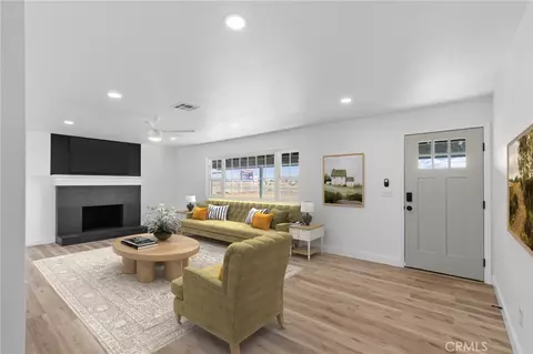 Living - 420 E Bellevue Rd, Merced, CA 95348 photo 2 of 13