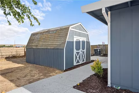 Exterior - 420 E Bellevue Rd, Merced, CA 95348 photo 8 of 9