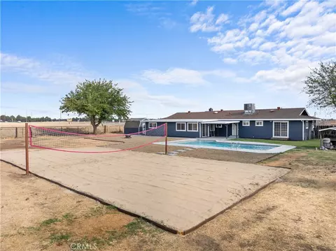 Exterior - 420 E Bellevue Rd, Merced, CA 95348 photo 2 of 9