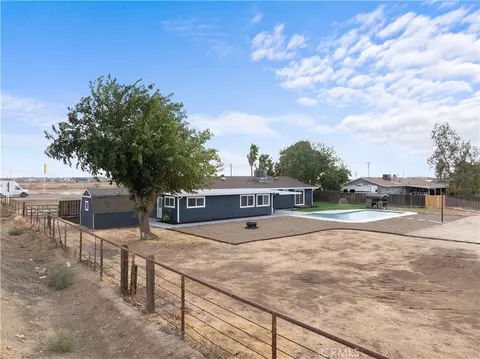 Exterior - 420 E Bellevue Rd, Merced, CA 95348 photo 4 of 9