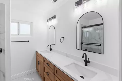 Bath - 420 E Bellevue Rd, Merced, CA 95348 photo 5 of 8