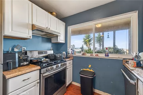 Kitchen - 1688 Harding, Seaside, CA 93955 photo 2 of 3