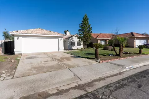 906 Don Medico Dr, Hanford, CA 93230