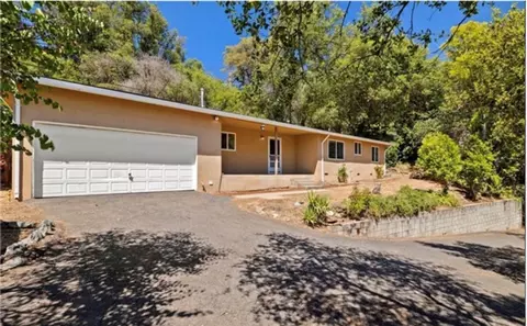 11124 Circle Dr, Jamestown, CA 95327
