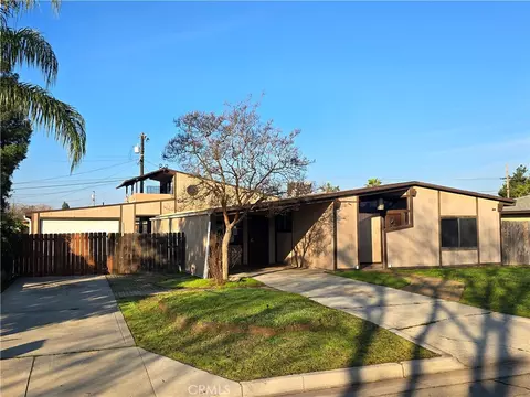 6569 N College Ave, Fresno, CA 93704