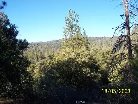 10 Jean Rd W, Oakhurst, CA 93644