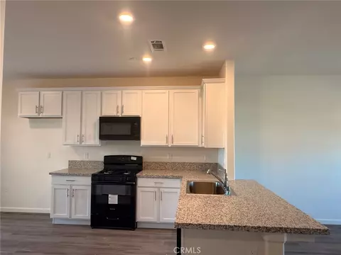 Kitchen - 1105 E Orange St, Avenal, CA 93204 photo 3 of 5