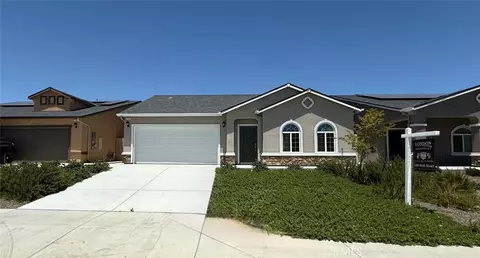 1105 E Orange St, Avenal, CA 93204