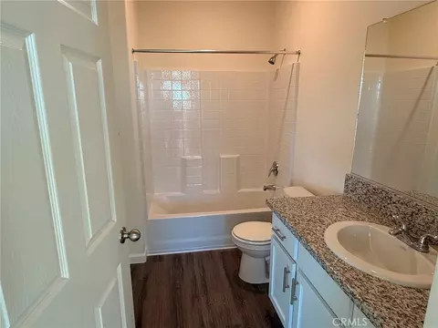 Bath - 1105 E Orange St, Avenal, CA 93204 photo 2 of 2