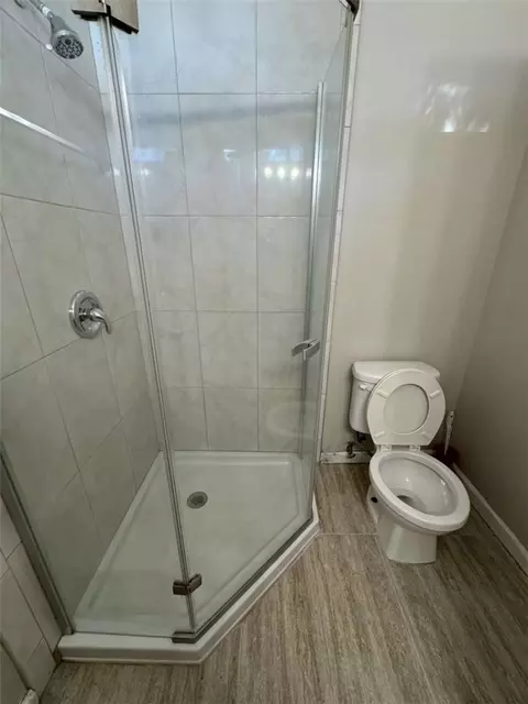 Bath - 6733 Caro St #47, Paramount, CA 90723 photo 5 of 5