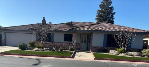 7677 N Gearhart, Fresno, CA 93720