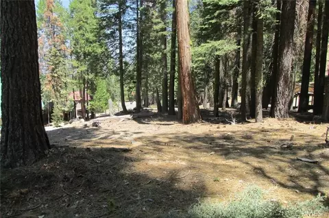 7497 Henness Cir, Yosemite, CA 95389