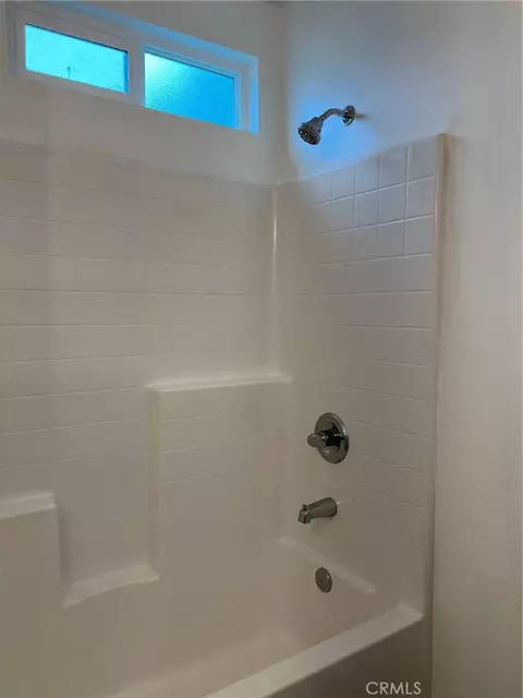 Bath - 1901 Patterson Ave, Corcoran, CA 93212 photo 2 of 5