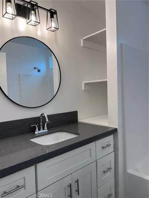 Bath - 1901 Patterson Ave, Corcoran, CA 93212 photo 1 of 5