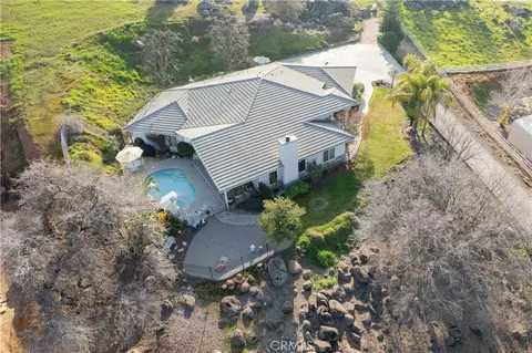 16404 Wardlaw Dr, Springville, CA 93265