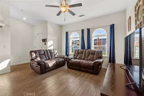 1237 E Orange St, Avenal, CA 93204 photo 3