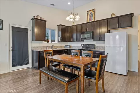 1237 E Orange St, Avenal, CA 93204 photo 7