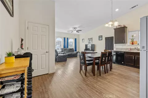 1237 E Orange St, Avenal, CA 93204 photo 9