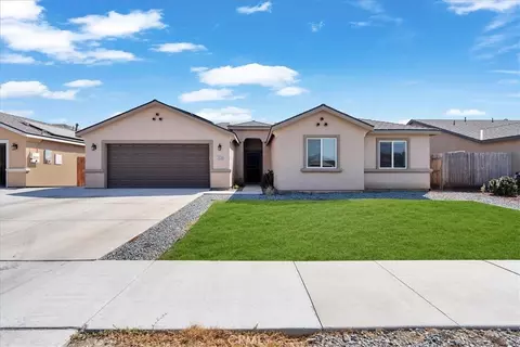 2439 Madeline Dr, Hanford, CA 93230