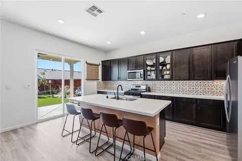 Kitchen - 588 Overstone Ave, Madera, CA 93636 photo 2 of 4