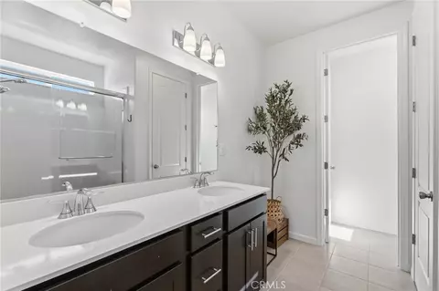 Entry Way - 588 Overstone Ave, Madera, CA 93636 photo 6 of 6