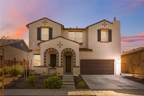 Exterior - 588 Overstone Ave, Madera, CA 93636 photo 2 of 10