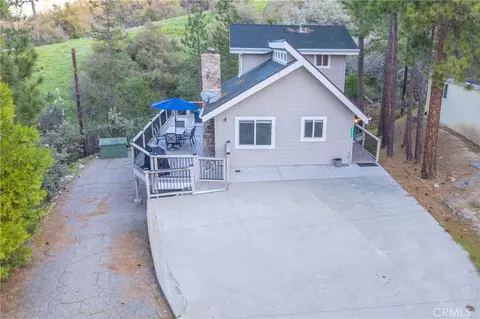 37748 Marina View Dr, Bass Lake, CA 93604
