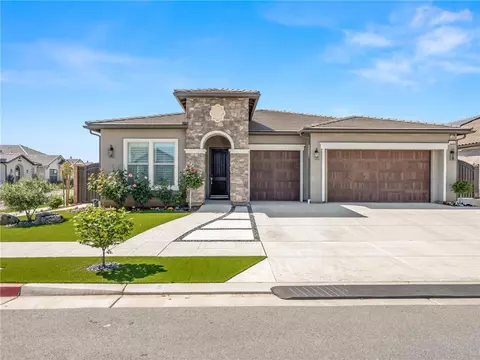 1734 N N Park, Clovis, CA 93619