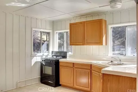 512 S Marlowe Dr, Big Bear City, CA 92314 photo 4