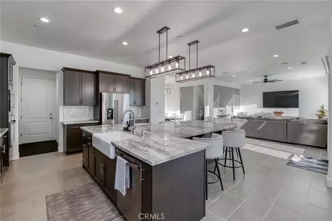 Kitchen - 1042 Beaver Pond, Madera, CA 93636 photo 3 of 6