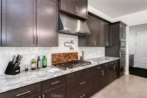 Kitchen - 1042 Beaver Pond, Madera, CA 93636 photo 4 of 6