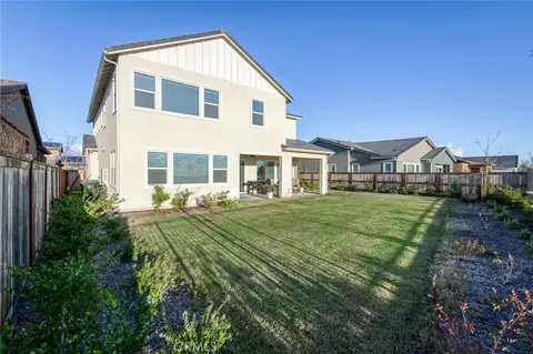 Exterior - 1042 Beaver Pond, Madera, CA 93636 photo 5 of 9