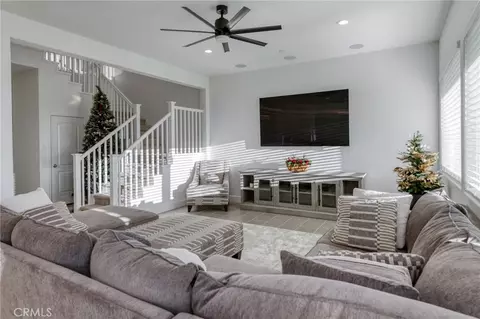 Living - 1042 Beaver Pond, Madera, CA 93636 photo 2 of 3