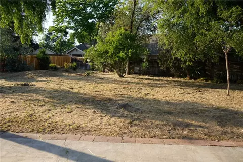 Exterior - 2214 Fordham Ave, Clovis, CA 93611 photo 7 of 8
