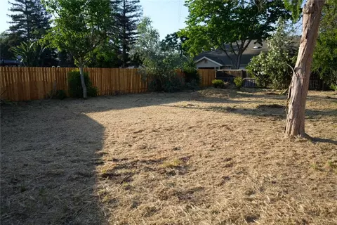 Exterior - 2214 Fordham Ave, Clovis, CA 93611 photo 4 of 8