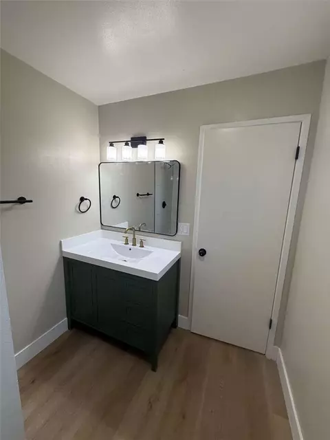 Bath - 2214 Fordham Ave, Clovis, CA 93611 photo 3 of 4