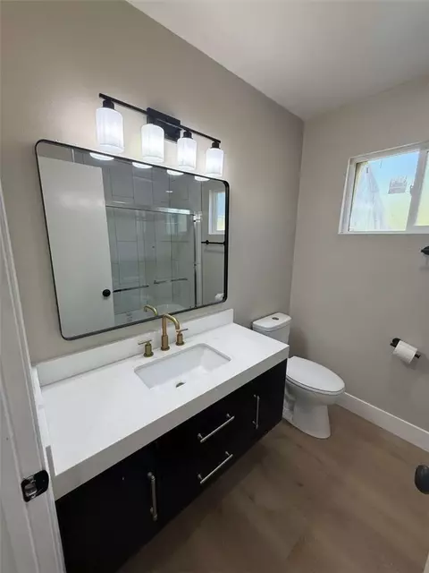 Bath - 2214 Fordham Ave, Clovis, CA 93611 photo 1 of 4