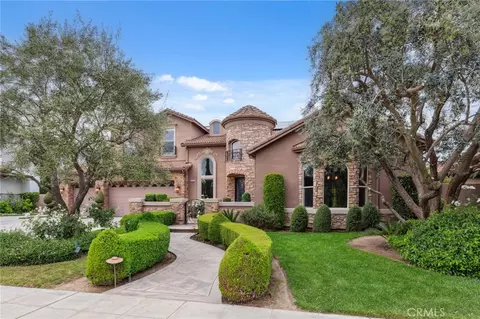 4918 W W Blf, Fresno, CA 93722