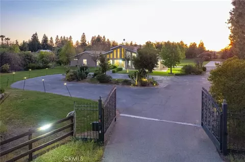 12235 Willow Ave, Clovis, CA 93619