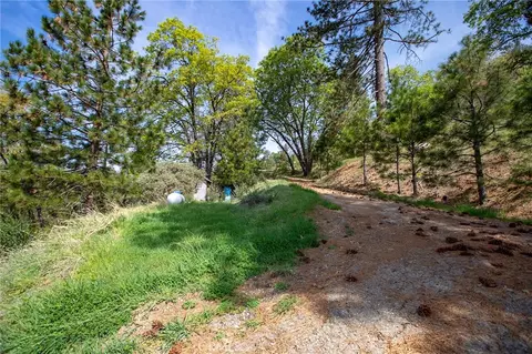Exterior - 52865 N Highway 245, Miramonte, CA 93641 photo 5 of 11