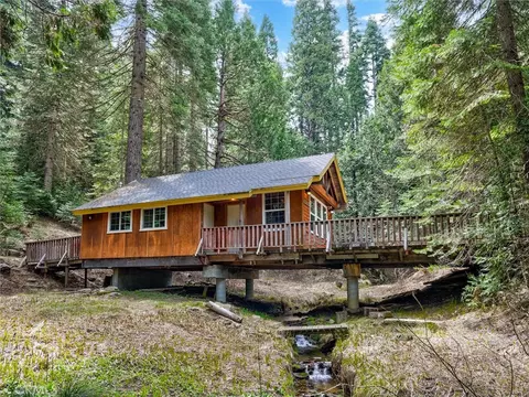 7739 Black Pne, Fish Camp, CA 93623