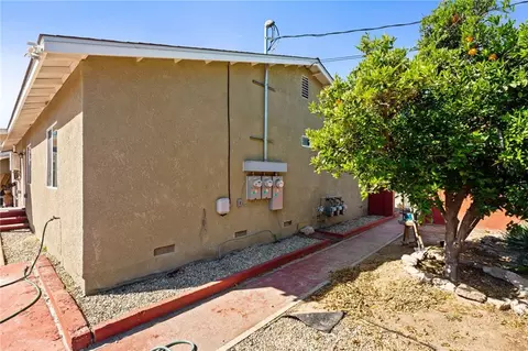 Exterior - 3280 Mccall Ave, Selma, CA 93662 photo 5 of 10