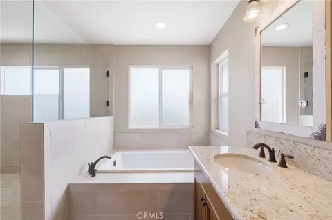 Bath - 16540 Road 31, Madera, CA 93636 photo 2 of 6