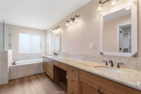 Bath - 16540 Road 31, Madera, CA 93636 photo 1 of 6