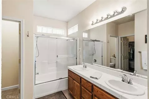 Bath - 2408 Snapdragon Ct, Modesto, CA 95355 photo 2 of 3