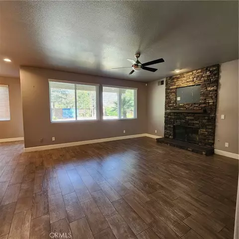 Living - 4479 N Emerald Peak Dr, Clovis, CA 93619 photo 4 of 6