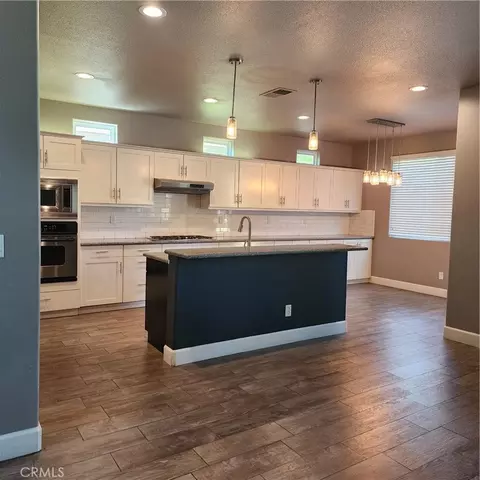 Kitchen - 4479 N Emerald Peak Dr, Clovis, CA 93619 photo 1 of 2