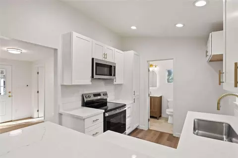 Kitchen - 578 E 9th Ave #1/2, Chico, CA 95926 photo 1 of 2