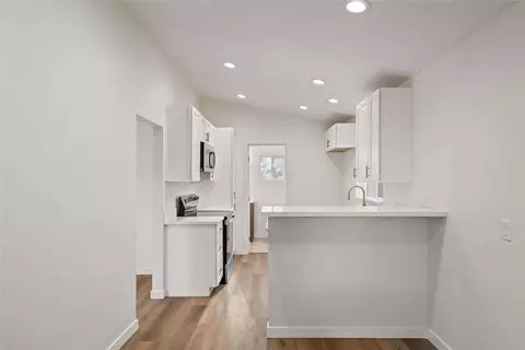 Entry Way - 578 E 9th Ave #1/2, Chico, CA 95926 photo 1 of 1