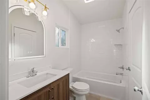 Bath - 578 E 9th Ave #1/2, Chico, CA 95926 photo 1 of 1